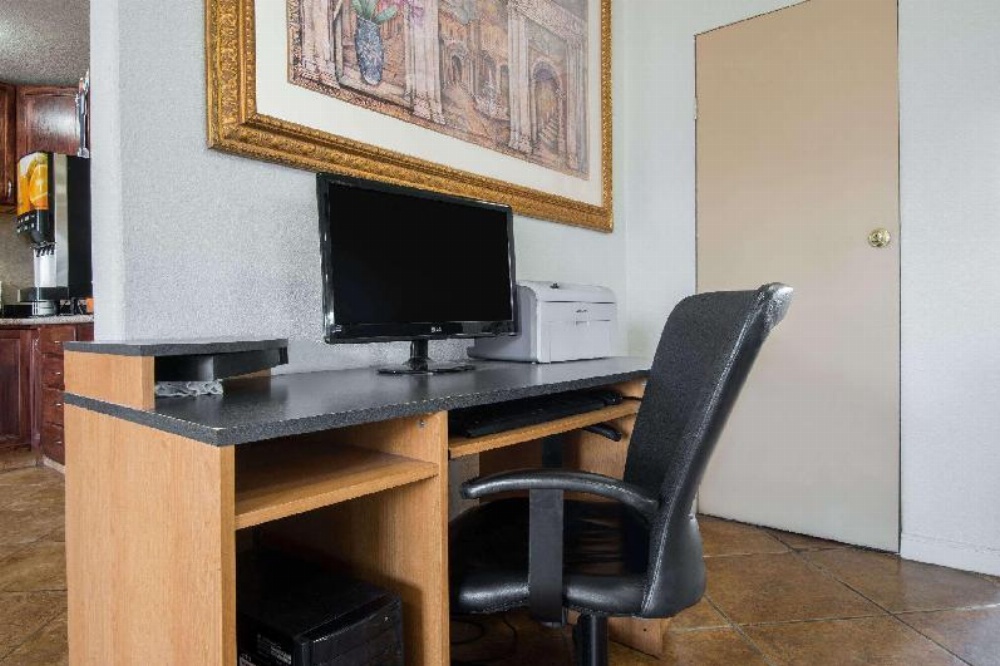 Knights Inn Colorado Springs Central