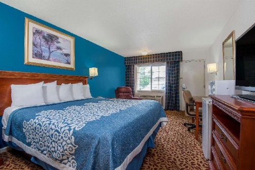 Knights Inn Colorado Springs Central image 16