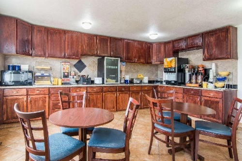 Knights Inn Colorado Springs Central image 8